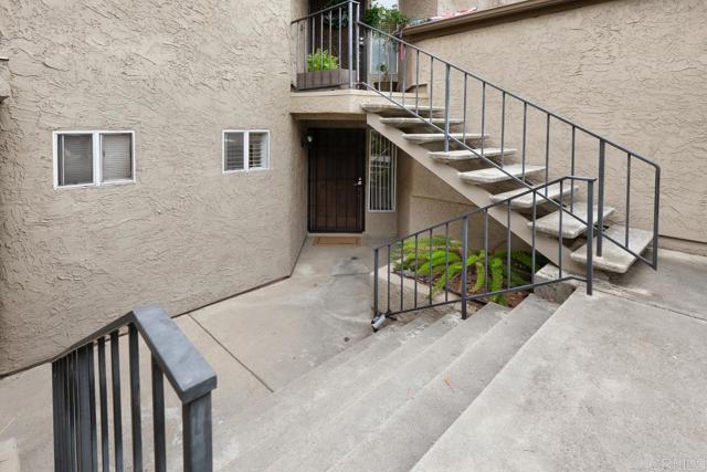 7398 Park View Court, Santee CA: https://media.crmls.org/mediaz/04724c3b-6f28-41d8-8f65-2ca7a6d20660.jpg