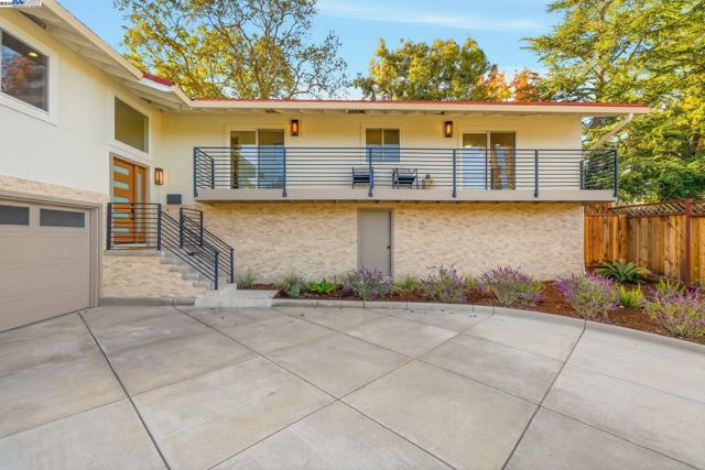 4253 Mirador Dr, Pleasanton CA: https://media.crmls.org/mediaz/04729282-a679-4bab-9994-a6f326bdfe39.jpg