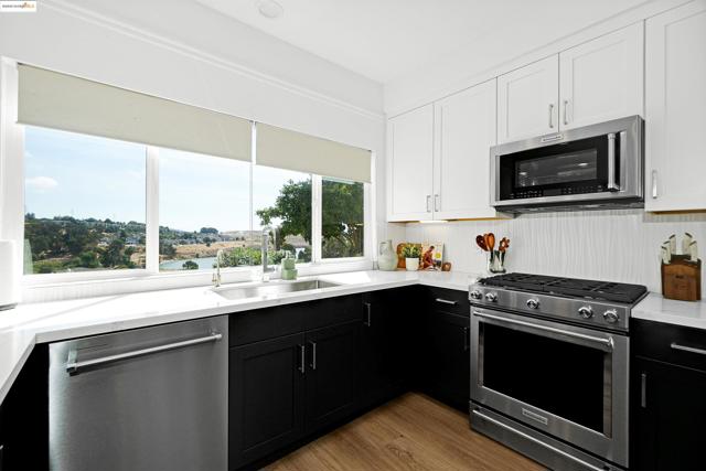 153 Camino Del Sol, Vallejo CA: https://media.crmls.org/mediaz/0472dcc1-ceb8-4625-86cc-e28a5403ab8f.jpg