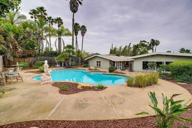 Detail Gallery Image 31 of 61 For 5091 El Arbol, Carlsbad,  CA 92008 - 4 Beds | 3 Baths