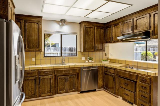 981 Sierra Madre Drive, Salinas CA: https://media.crmls.org/mediaz/04736fcd-7cb8-40f2-ba8d-4c0b22c8bbeb.jpg