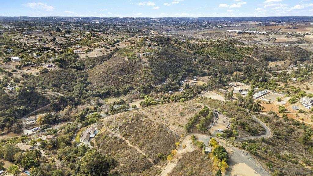 MLS #250037264SD image #9