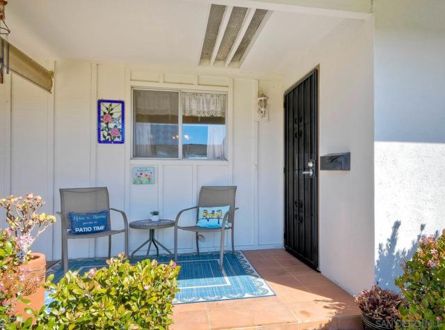 3660 Vista Campana N, Oceanside CA: https://media.crmls.org/mediaz/04742104-32fa-4364-9e70-7a9ec15f1743.jpg