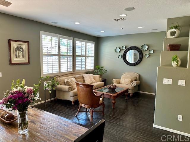 Detail Gallery Image 2 of 24 For 4014 Backshore Ct, Carlsbad,  CA 92010 - 3 Beds | 2/1 Baths