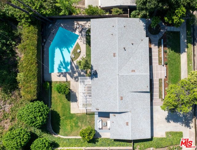 22946 Brenford Street, Woodland Hills CA: https://media.crmls.org/mediaz/04749747-2729-4f2c-a4fc-8d6553435195.jpg