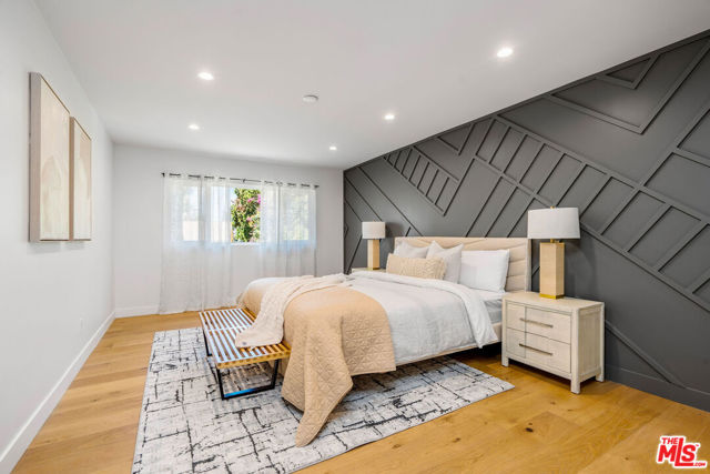 22357 Welby Way, Woodland Hills CA: https://media.crmls.org/mediaz/0474a8b4-38b0-4531-bfcc-d1cc581fb914.jpg