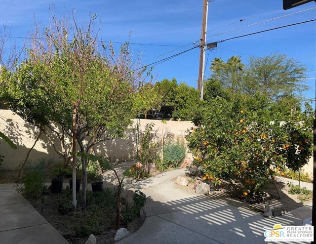 3116 E Via Escuela, Palm Springs CA: https://media.crmls.org/mediaz/0474b03c-5fcf-441f-8106-cfcf6b3547b7.jpg