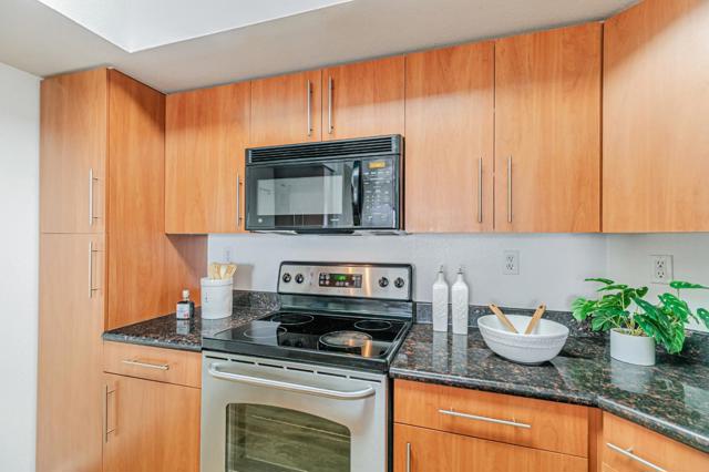 1060 S 3rd Street, San Jose CA: https://media.crmls.org/mediaz/0474e85b-b336-469b-962e-1ab1a629af00.jpg