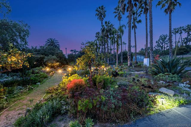 1761 Winterwarm Dr, Fallbrook CA: https://media.crmls.org/mediaz/0475f5e3-e1fa-4cfe-a937-f823966df8b7.jpg