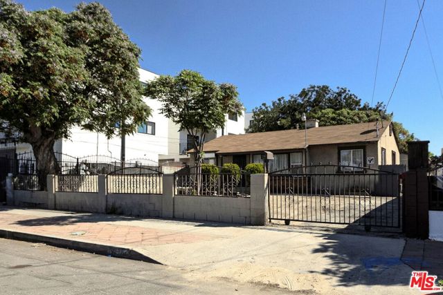 7626 Morella Avenue photo 1