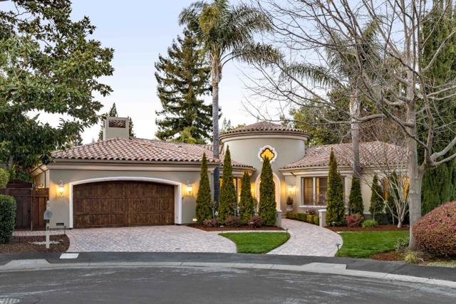 8 Reyna Place, Menlo Park CA: https://media.crmls.org/mediaz/0477d47e-4211-455a-8c97-03f243bd56c9.jpg