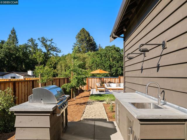 3364 Las Huertas Rd, Lafayette CA: https://media.crmls.org/mediaz/0478b6e7-a8b5-4674-a73a-2752da5eb5ad.jpg