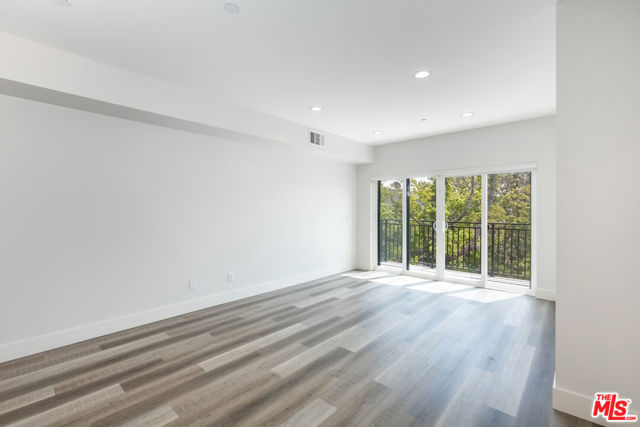 857 N Hayworth Avenue, Los Angeles CA: https://media.crmls.org/mediaz/0478ec0a-61ff-4eee-96c0-b6c8d448a0e2.jpg