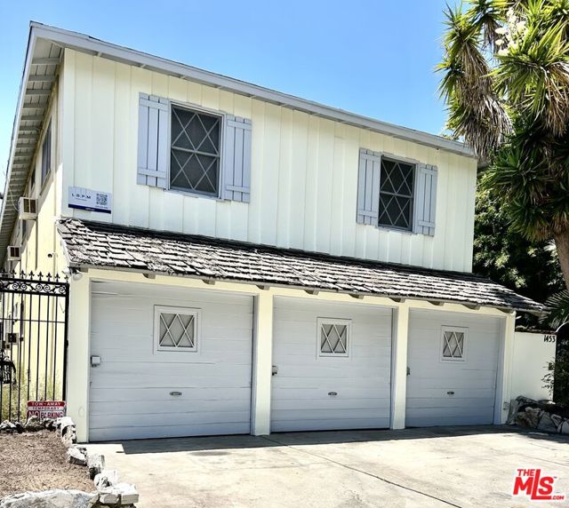 1453 S Westgate Avenue, Los Angeles CA: https://media.crmls.org/mediaz/047955ae-52a3-471b-8424-872a45cc9752.jpg