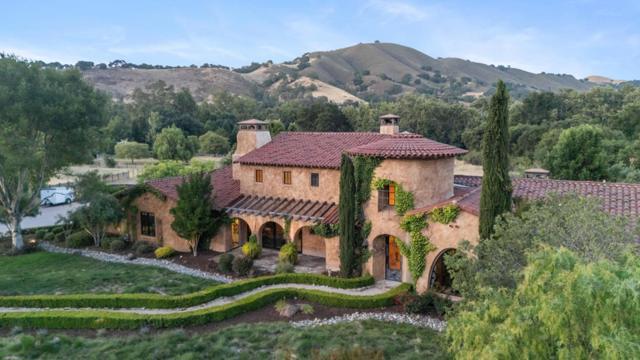 12220 Heritage Way, Gilroy CA: https://media.crmls.org/mediaz/047bee35-fc28-406c-adfa-8c4470068148.jpg