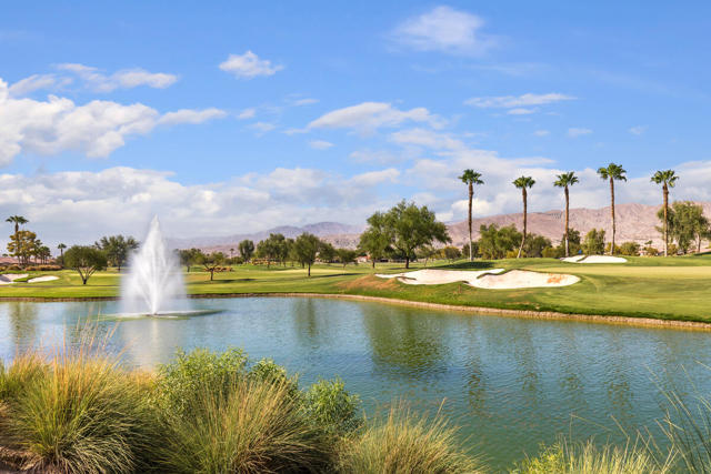 81390 Corte Trigo, Indio CA: https://media.crmls.org/mediaz/047bf1bd-47ba-4bf0-b0f8-1af899c13d02.jpg