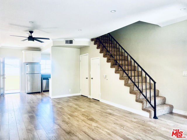 4349 CAHUENGA, Toluca Lake CA: https://media.crmls.org/mediaz/047c612d-1ec0-4dfc-a65c-dfa4dbf09ac1.jpg