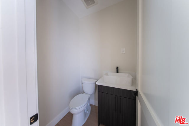 17443 Valerio Street, Van Nuys CA: https://media.crmls.org/mediaz/047cc042-32d8-44cc-a5f2-7db90558b586.jpg