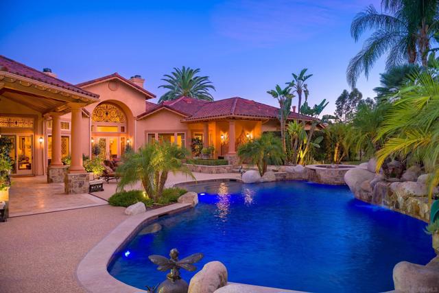 15397 Rock Creek Ln, El Cajon CA: https://media.crmls.org/mediaz/047d45b4-6c39-44e3-a3a6-3a5da172e22e.jpg