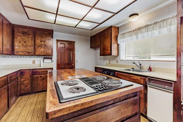 13560 Santa Teresa Boulevard, San Martin CA: https://media.crmls.org/mediaz/047dc603-ec8b-4aae-aea9-b6c1918f70a8.jpg