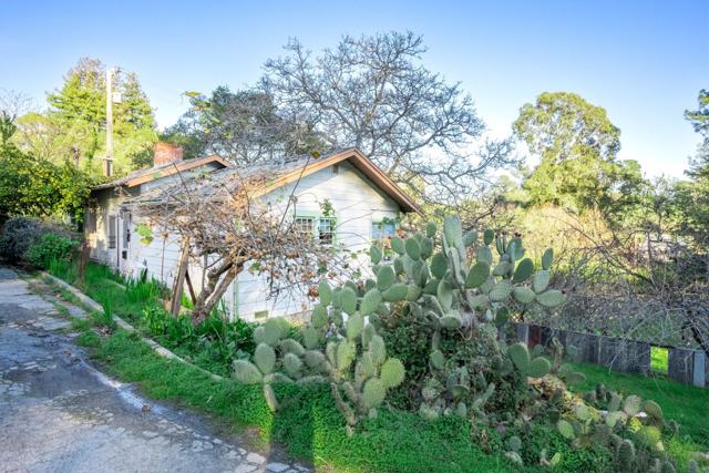 2603 Monterey Avenue, Soquel CA: https://media.crmls.org/mediaz/047dcdb1-0d30-47a5-b22f-1f34c5924dc2.jpg