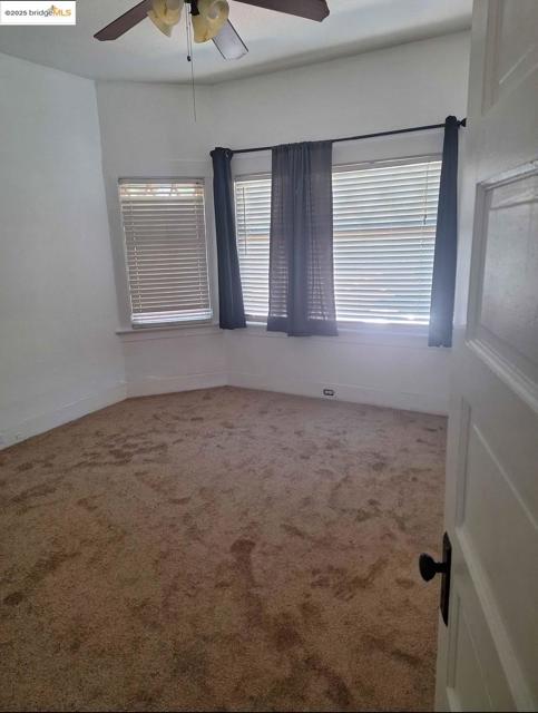 619 W 6Th St, Antioch CA: https://media.crmls.org/mediaz/047e4e05-35d0-405b-84e2-94b05e99cb20.jpg