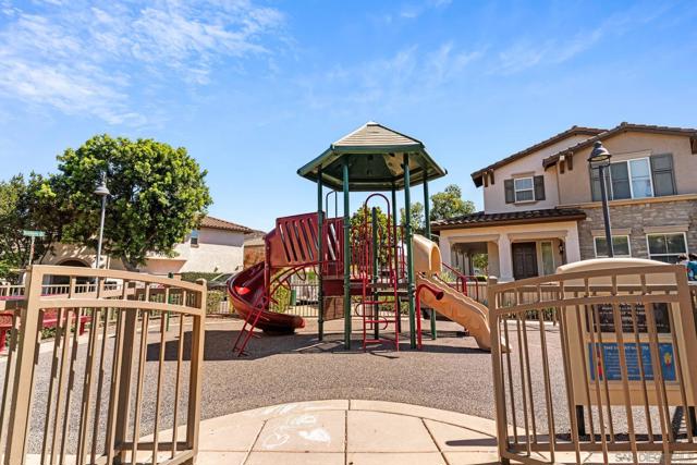 10482 Hollingsworth Way, San Diego CA: https://media.crmls.org/mediaz/047f5d59-5654-43cb-9679-12c7c892590b.jpg