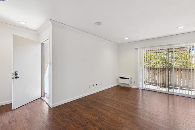 100 Kinross Drive, Walnut Creek CA: https://media.crmls.org/mediaz/047fd353-3951-4803-8b1c-69fd4a0b8843.jpg