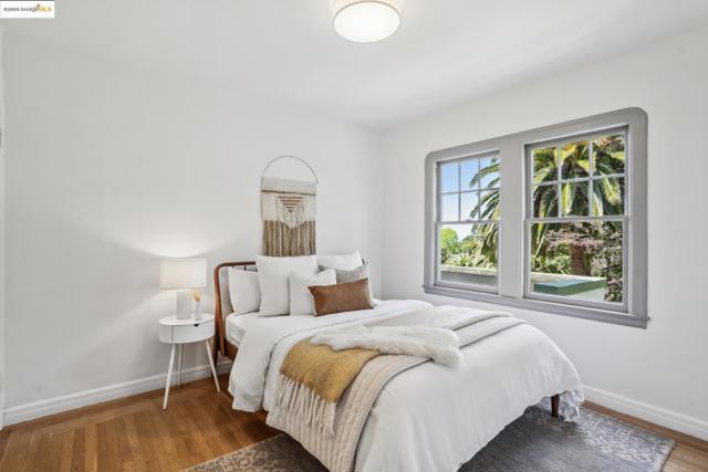 6051 MARGARIDO Dr, Oakland CA: https://media.crmls.org/mediaz/047feb53-b58e-440d-82cd-4bf3bd98ed59.jpg