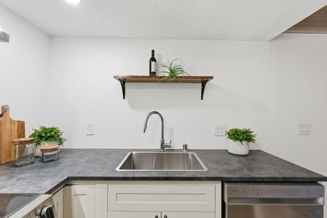 278 Monroe Drive, Mountain View CA: https://media.crmls.org/mediaz/04808e84-6a3b-4486-963f-437ea84e7aad.jpg