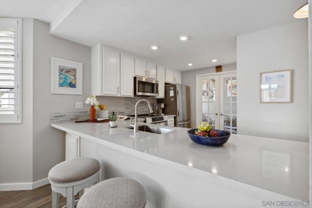 3130 Avenida De Portugal, San Diego CA: https://media.crmls.org/mediaz/04809cc5-01a7-43c6-acb5-ae5c37d9a5a9.jpg