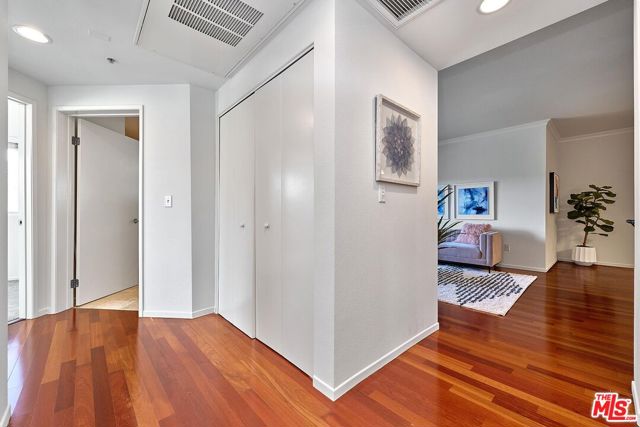 906 S Serrano Avenue, Los Angeles CA: https://media.crmls.org/mediaz/0480df57-5c0c-49da-bca7-0c43fbf800bb.jpg