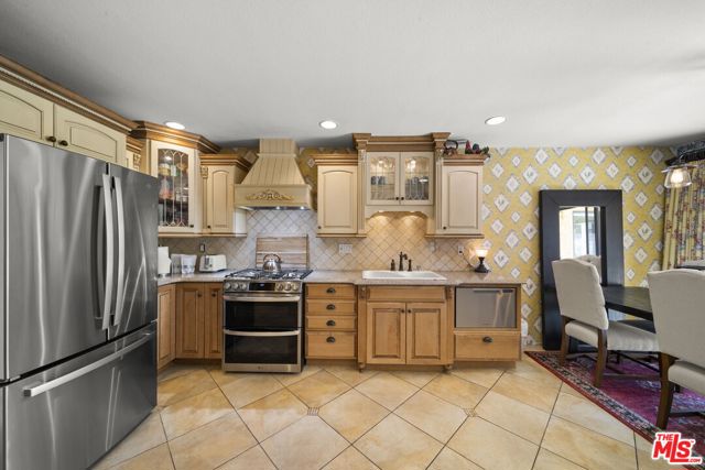 25685 Lupita Drive, Valencia CA: https://media.crmls.org/mediaz/04820fa4-28d0-4072-85fc-0780196a086e.jpg