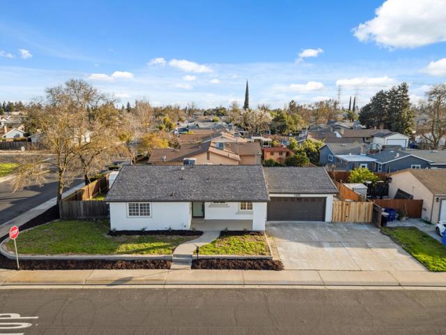 1500 Brixton Lane, Modesto CA: https://media.crmls.org/mediaz/0482f782-36da-455e-9eb1-25fd2027fc88.jpg