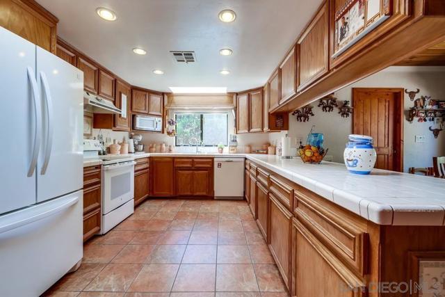 1511 Alpine Terrace Rd, Alpine CA: https://media.crmls.org/mediaz/048386ac-cbb1-46f4-8f9c-041a6e9bb1ca.jpg