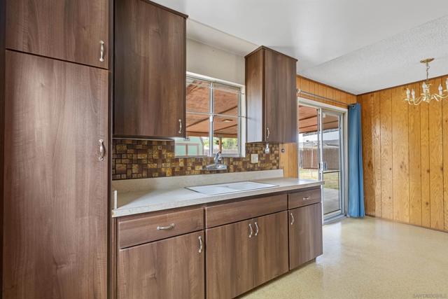 1271 Bosworth St, El Cajon CA: https://media.crmls.org/mediaz/0483eb0f-cf9a-4fed-aacf-6a070cbdcda0.jpg