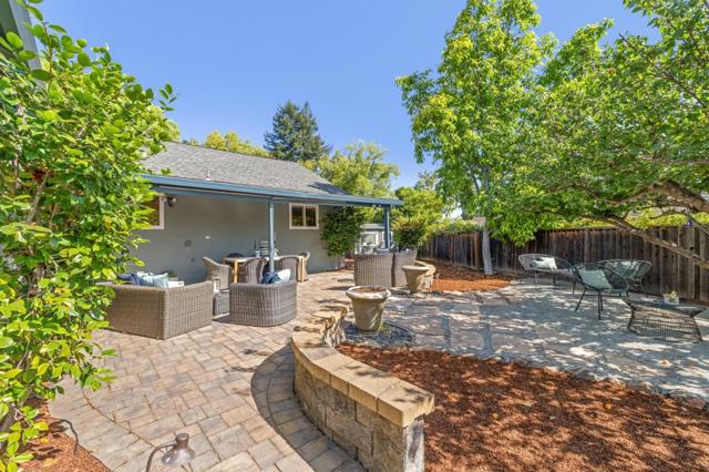 139 Old Orchard Drive, Los Gatos CA: https://media.crmls.org/mediaz/048510c2-d49a-476b-a188-170c88e48ec9.jpg