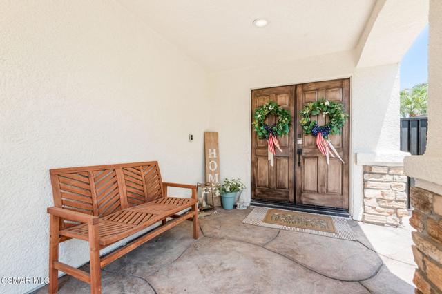 2758 Briarpatch Drive, Simi Valley CA: https://media.crmls.org/mediaz/04854811-0d92-4b69-a102-d44d6e4c1eb7.jpg
