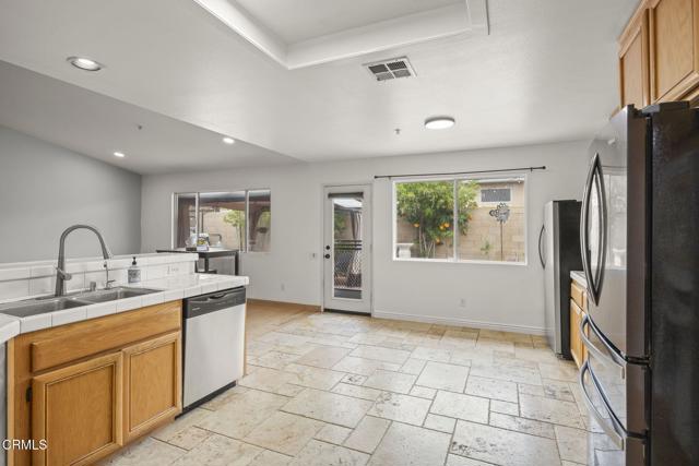 Detail Gallery Image 16 of 43 For 718 Binnacle St, Oxnard,  CA 93035 - 4 Beds | 2 Baths