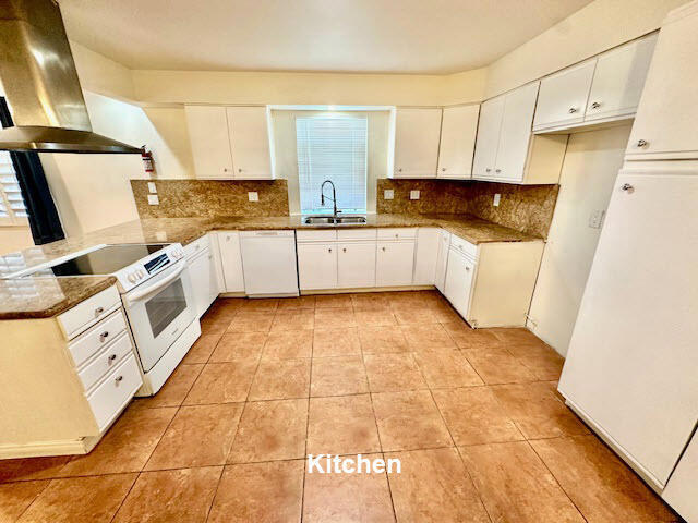 Image 4 of 44 For 73073 Santa Rosa Way