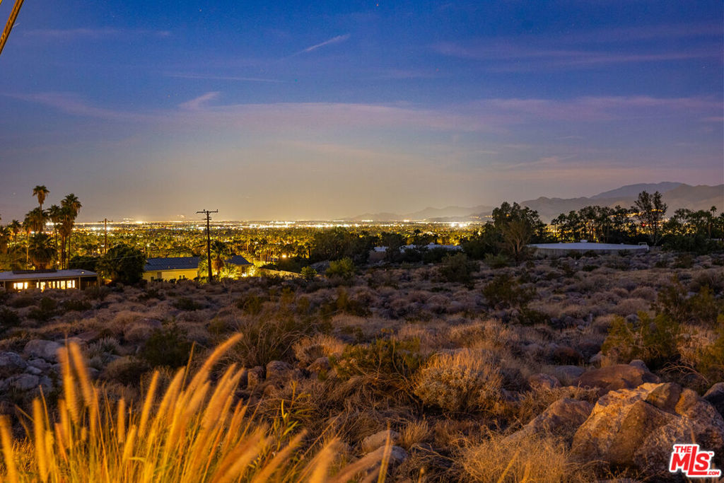 https://media.crmls.org/mediaz/04870eb0-331b-4844-90be-9937033b9cdc.jpg?preset=X-Large