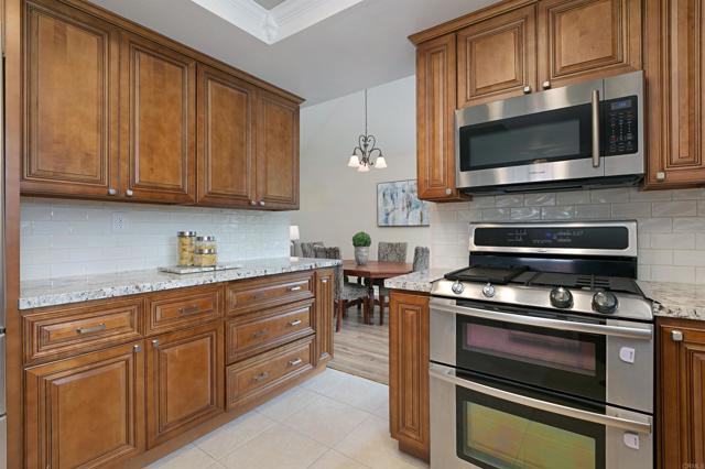 Detail Gallery Image 12 of 32 For 1684 Charlie Horse Way, Oceanside,  CA 92057 - 5 Beds | 3 Baths