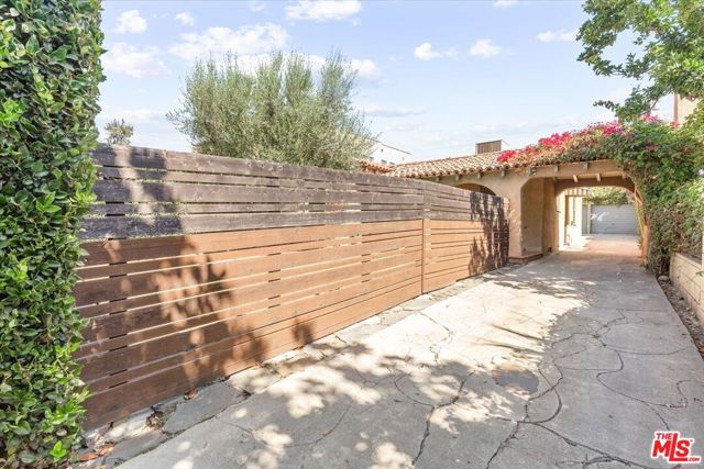 3707 Edenhurst Avenue, Los Angeles CA: https://media.crmls.org/mediaz/048756ae-e772-4041-a93c-bf7220ef249e.jpg
