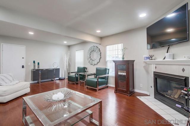 15380 Via La Gitano, Poway CA: https://media.crmls.org/mediaz/04879017-ea55-4646-a058-a39a21e27ddb.jpg