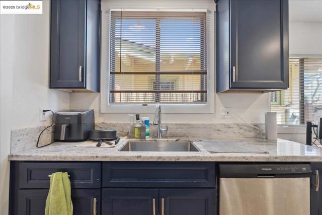 2717 Mabel St, Berkeley CA: https://media.crmls.org/mediaz/0487b7dc-af54-4c22-9ca6-8a91e8ad45f2.jpg