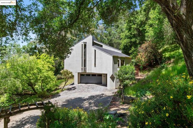 6766 Armour Dr, Oakland CA: https://media.crmls.org/mediaz/0488515c-4026-45bd-8e4b-f841ed058d74.jpg
