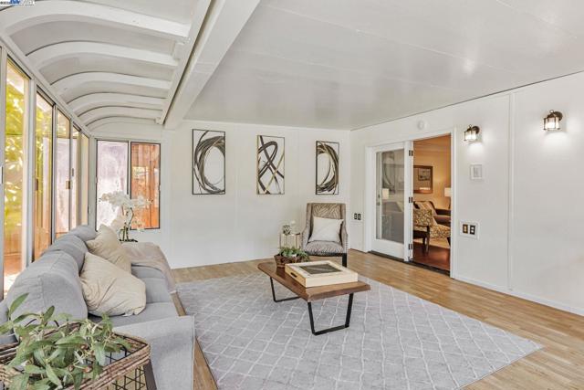 4243 Nerissa Cir, Fremont CA: https://media.crmls.org/mediaz/048869a6-3e49-4af5-b085-66f2a5efe529.jpg