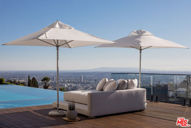 2371 Achilles Drive, Los Angeles CA: https://media.crmls.org/mediaz/04886feb-f6dc-4fad-8ee2-eda34afb2bf9.jpg