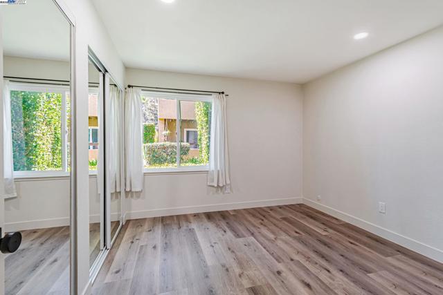 291 Tradewinds Dr, San Jose CA: https://media.crmls.org/mediaz/048892d4-de97-454a-9b58-f43aa446f3fe.jpg