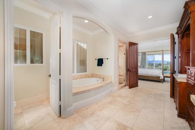 4703 Briana Ct, Fallbrook CA: https://media.crmls.org/mediaz/0488c725-7f8c-41c6-a4c2-aedce326f054.jpg